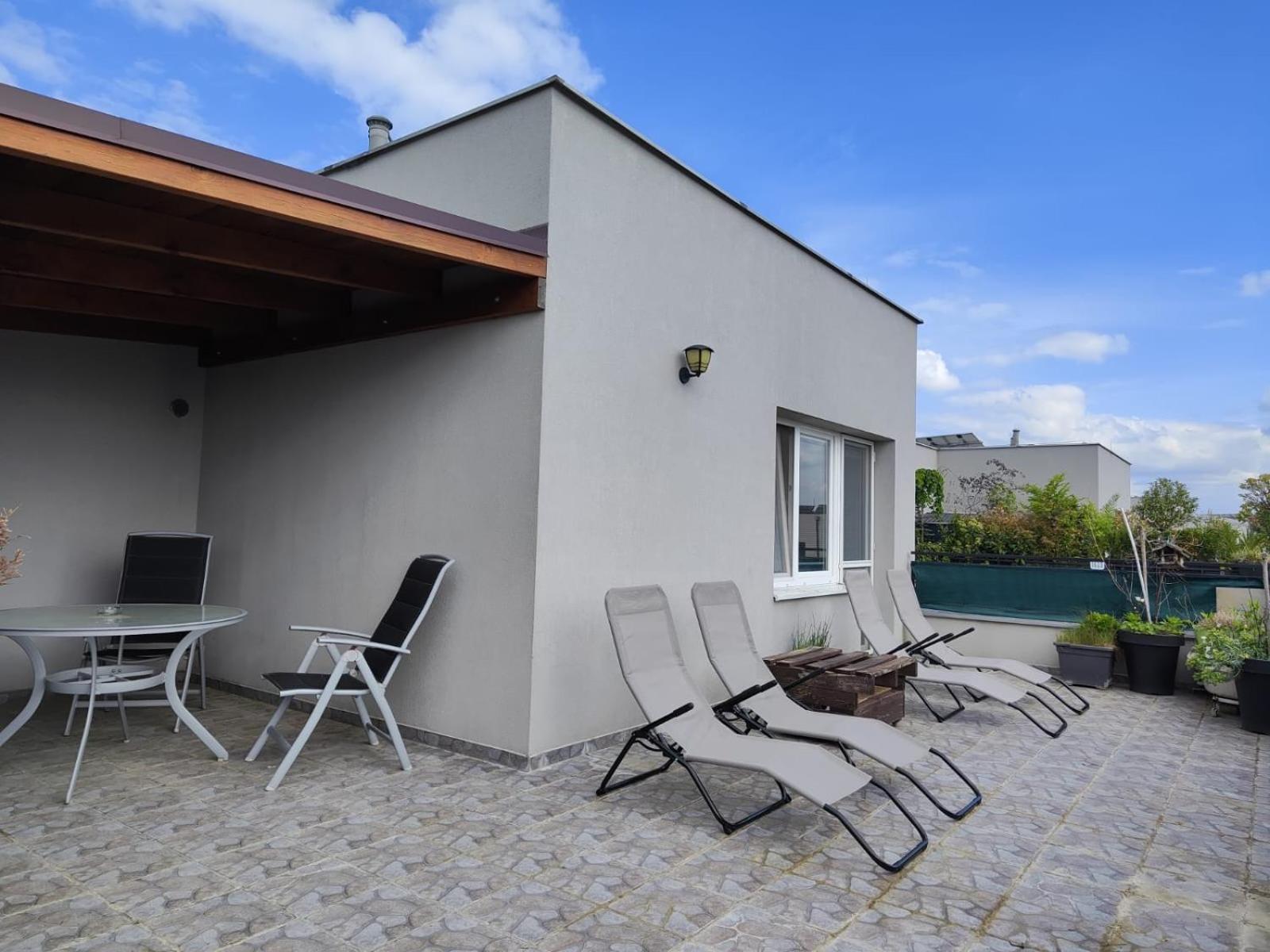 Apartman Dominika Apartment Rovinka ภายนอก รูปภาพ